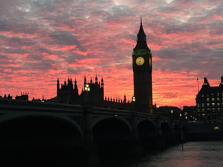 Elizabeth's Tower, London during golden hour