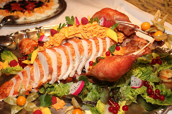 sliced turkey and vegetable salad