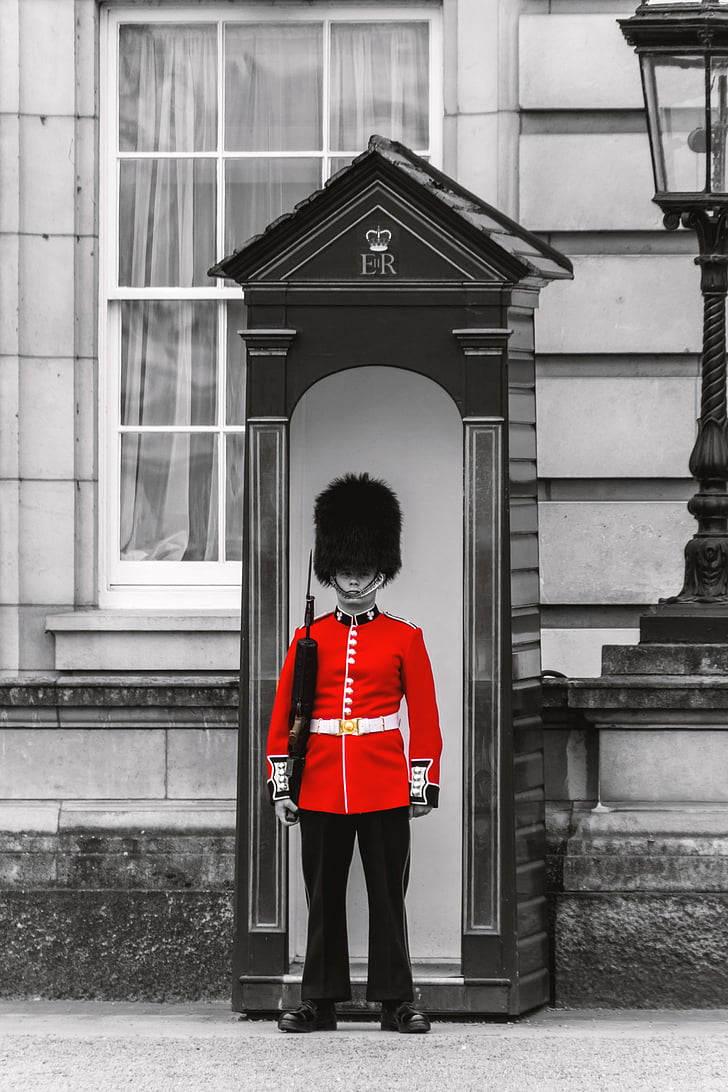 selected color photography of queens guard